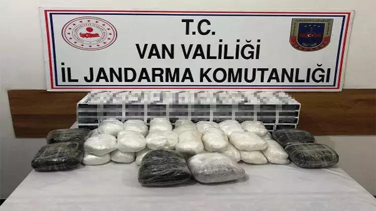 Van’da uyuşturucu ve kaçak sigara ele geçirildi