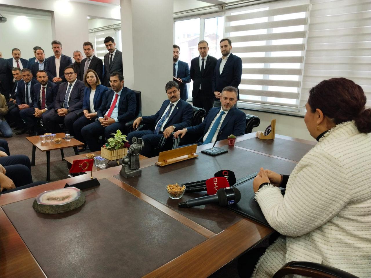 AK Parti adaylarını yılbaşından önce açıklayacak