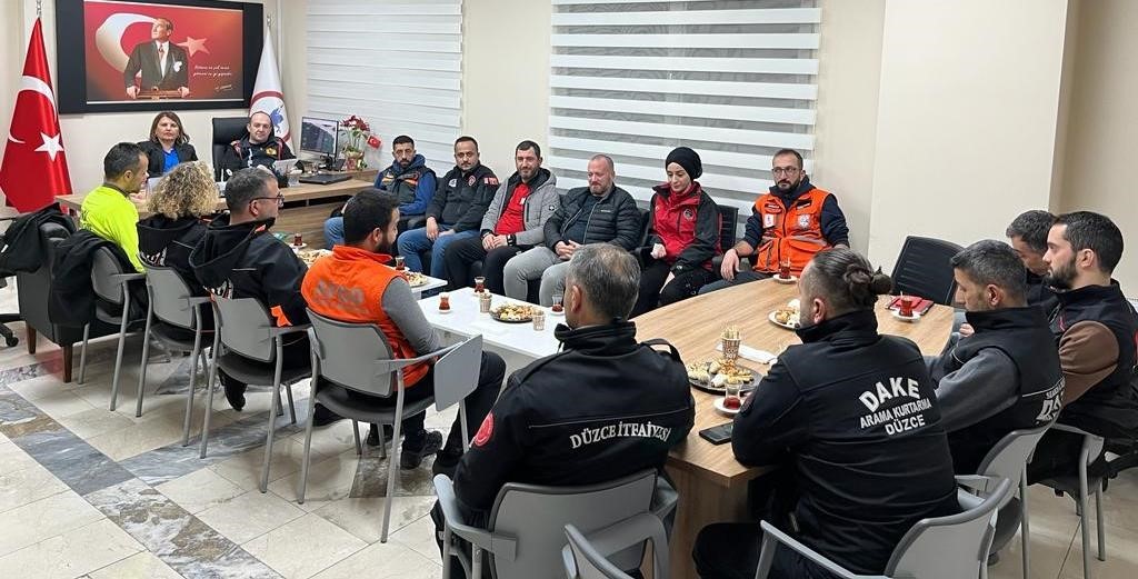 Hayat kurtaranlar bir arada