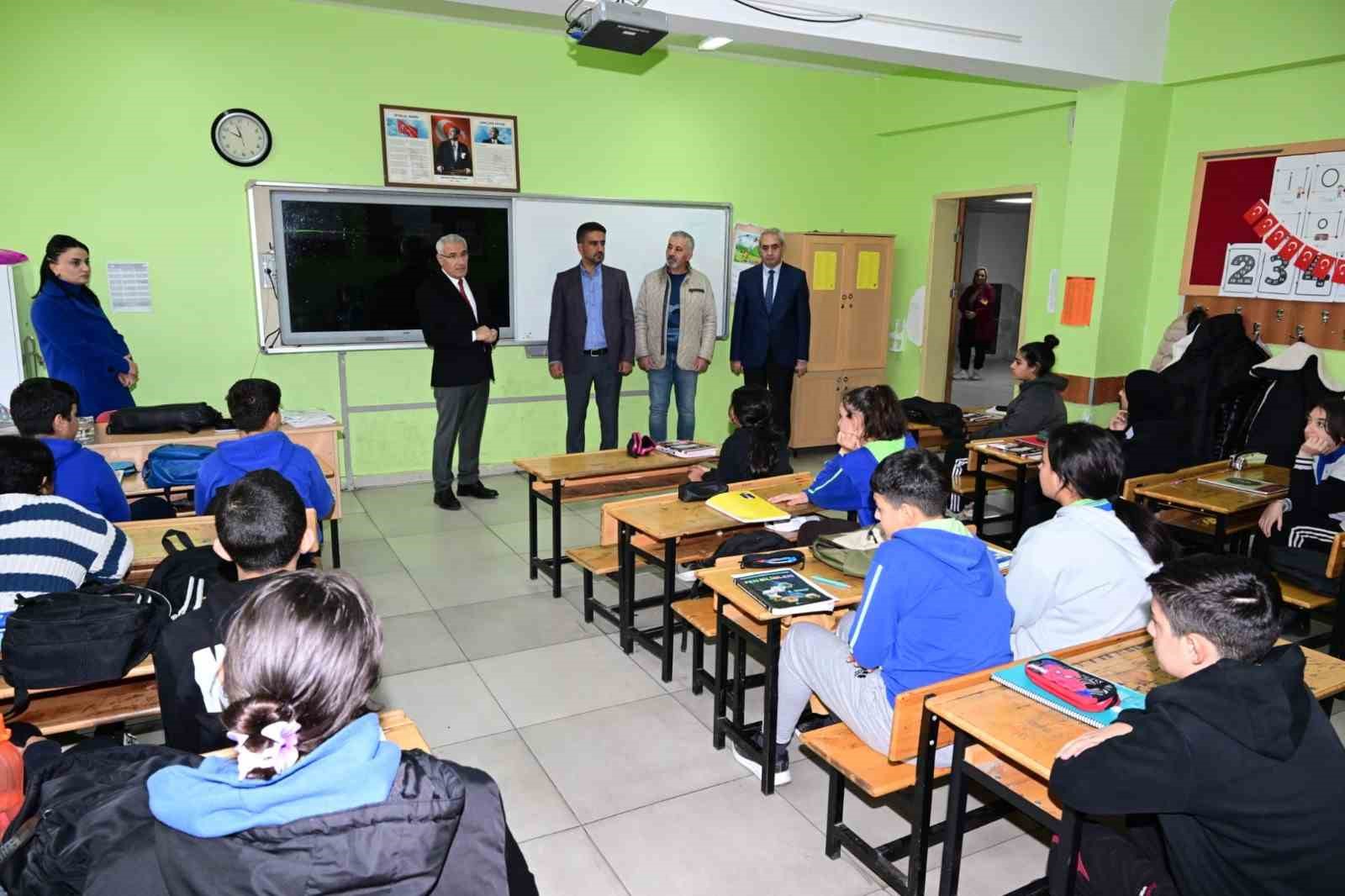 Güder’den Öğrencilere LGS Eğitim seti hediyesi