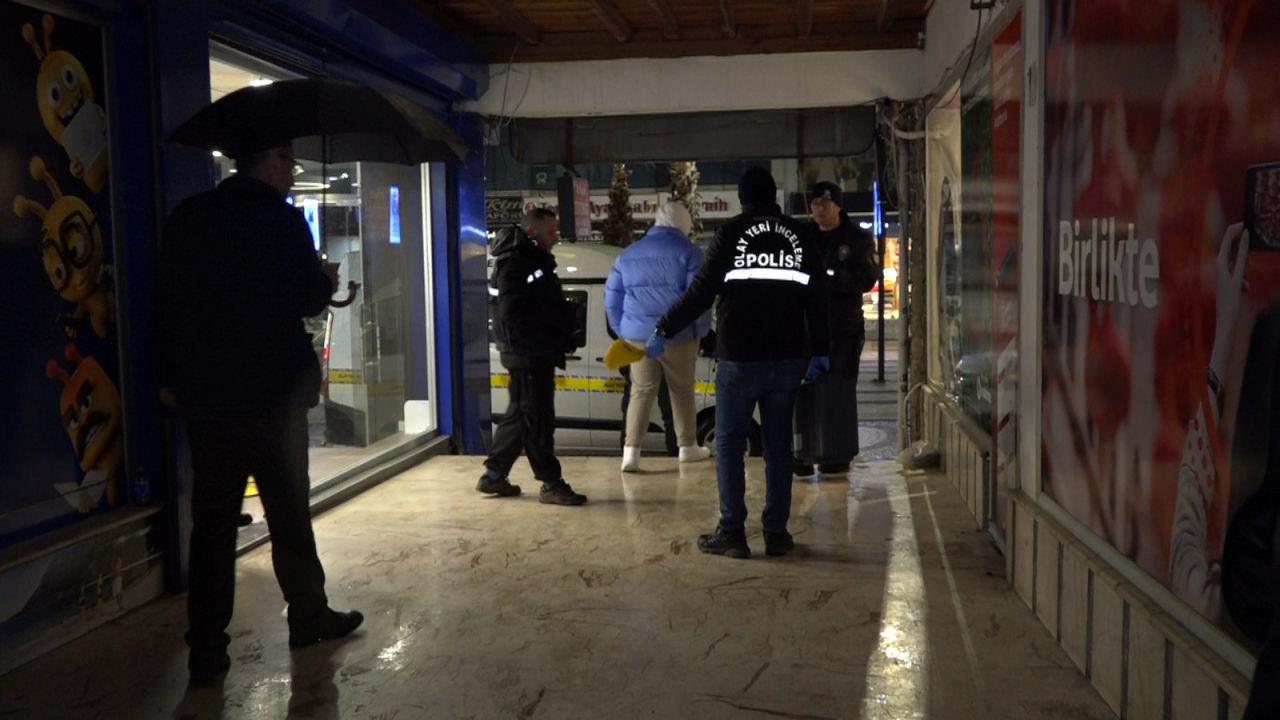 İçki içen şahıs kendisini uyaran baba ve oğluna dehşeti yaşattı