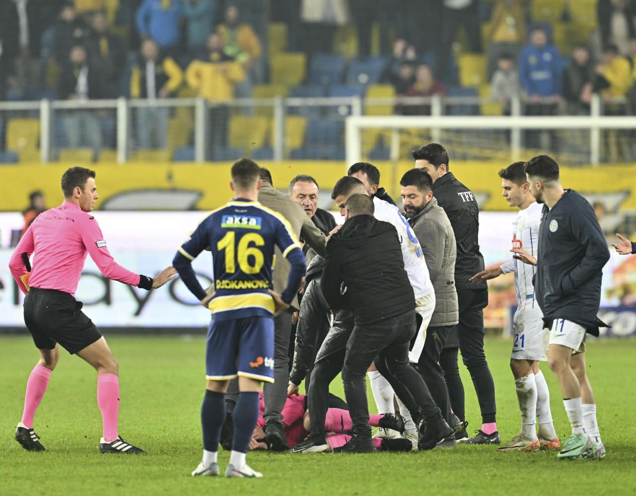 Halil Umut Meler'e saldırı olayına ilişkin soruşturma başlatıldı!