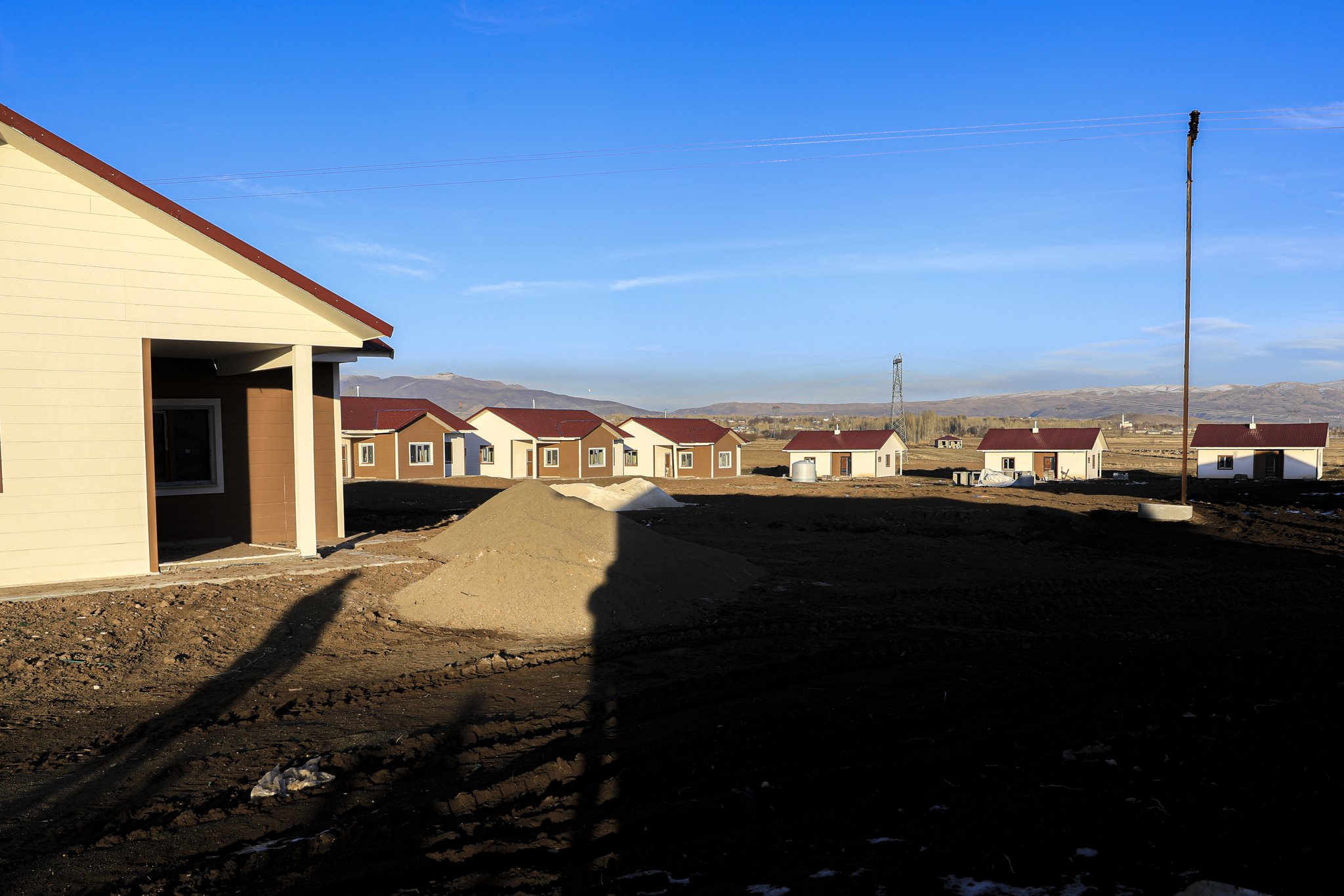 Van’da yapılan afet konutları hızla tamamlanıyor