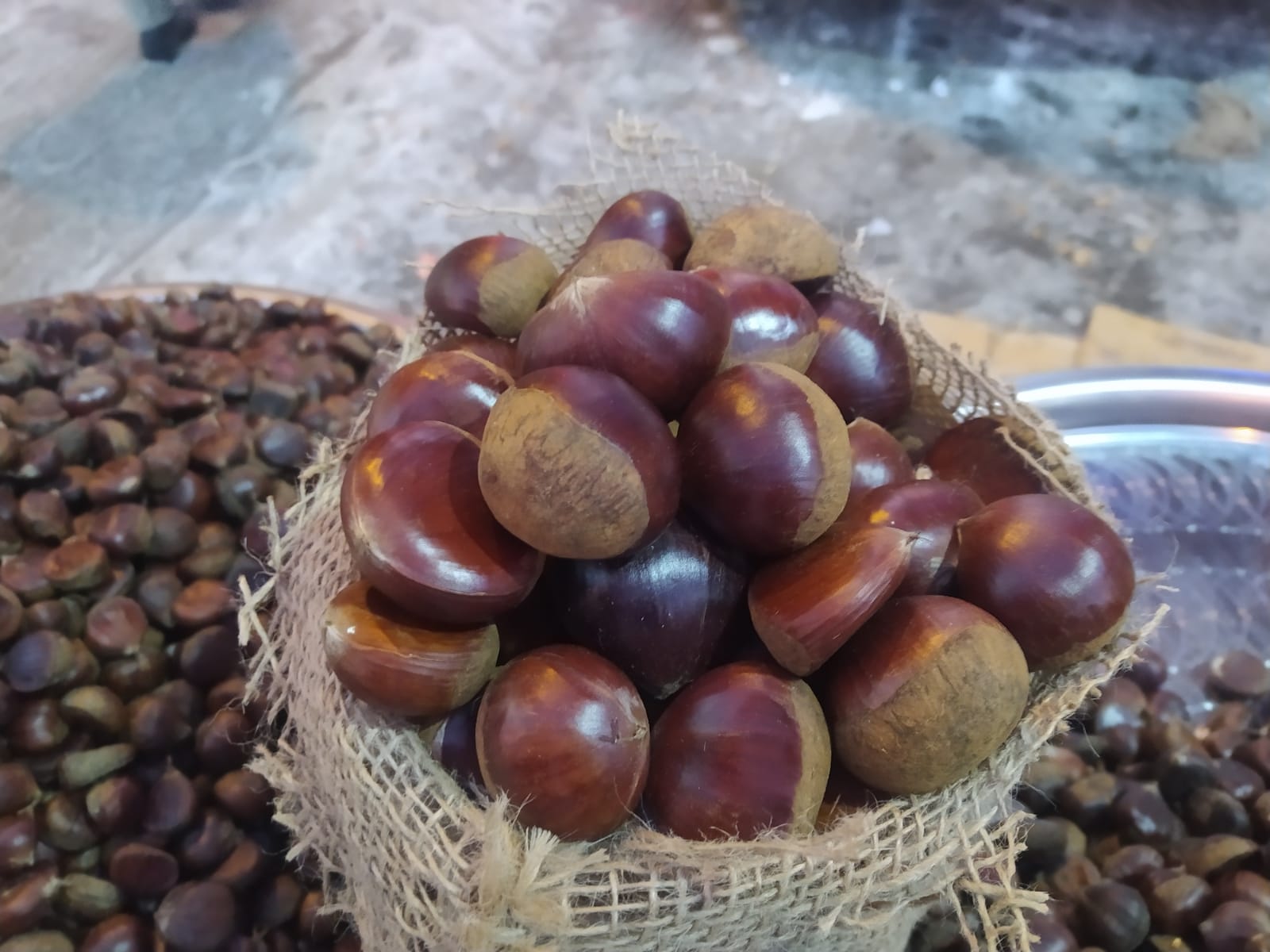 Van’da kış mevsiminin lezzeti fiyatı şaşırtıyor. Markette 200 TL tezgâhta 100 TL