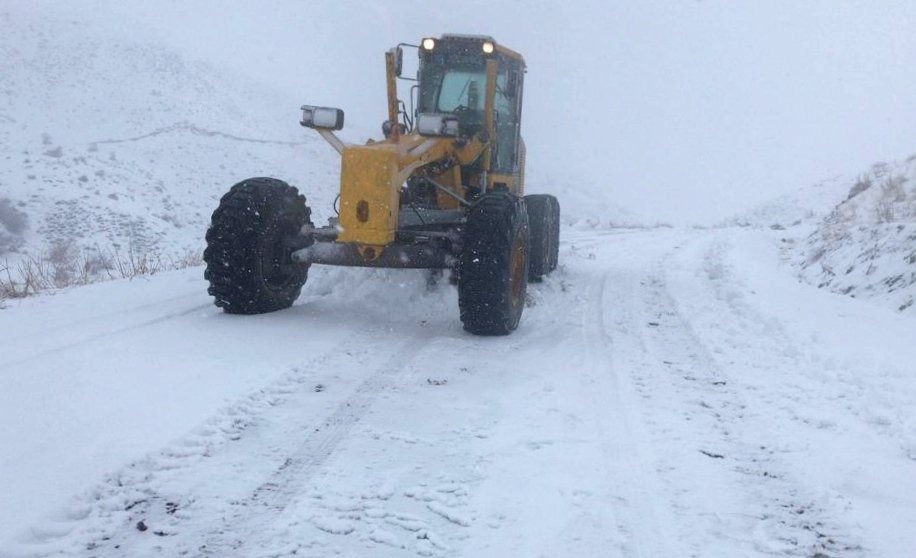Van’da 451 yerleşim yolu ulaşıma kapandı