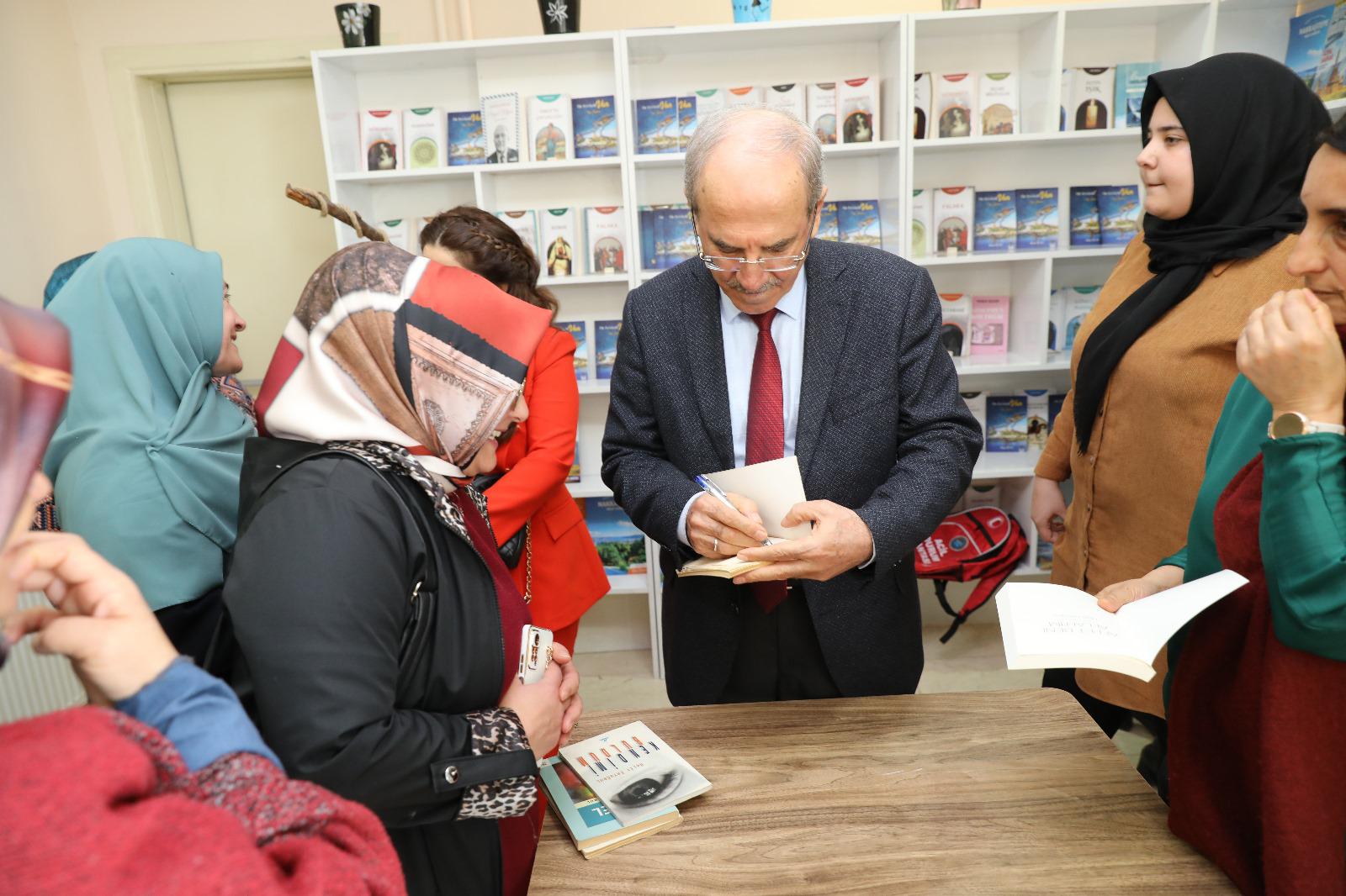 Akademisyen Yazar Prof. Dr. Halit Ertuğrul İpekyolu’nda Konferans Verdi
