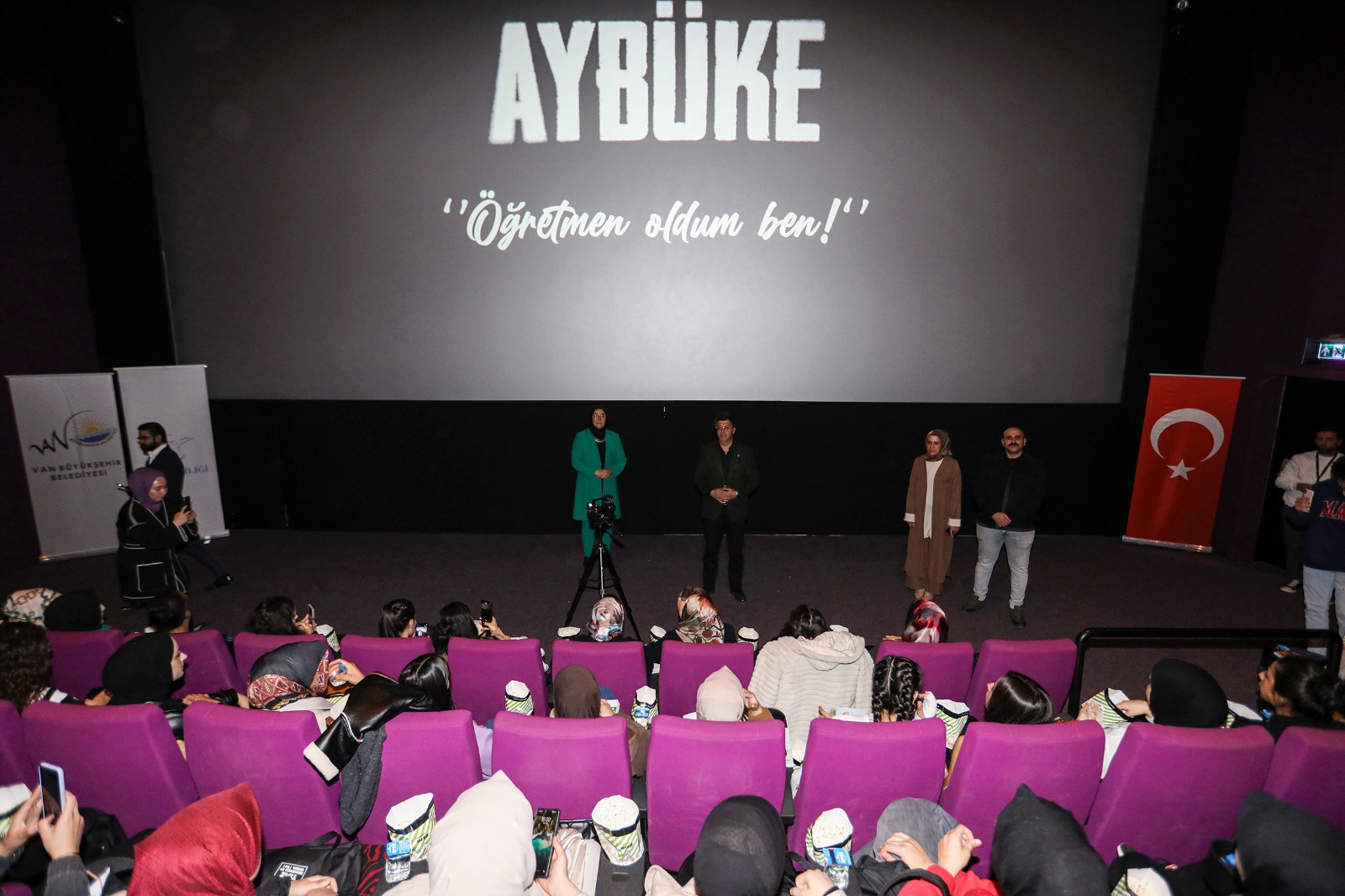 Van’da 50 bin kadın sinema, tiyatro ve söyleşi programı ile buluşacak