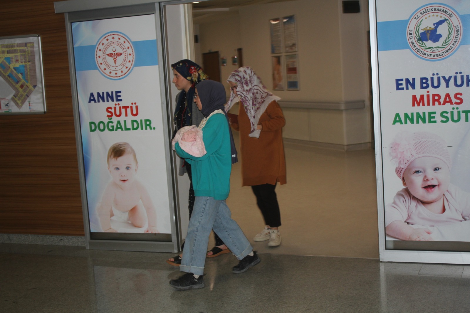 Van’da yeni doğan bebeklerin kimlik başvuruları hastanede yapılıyor