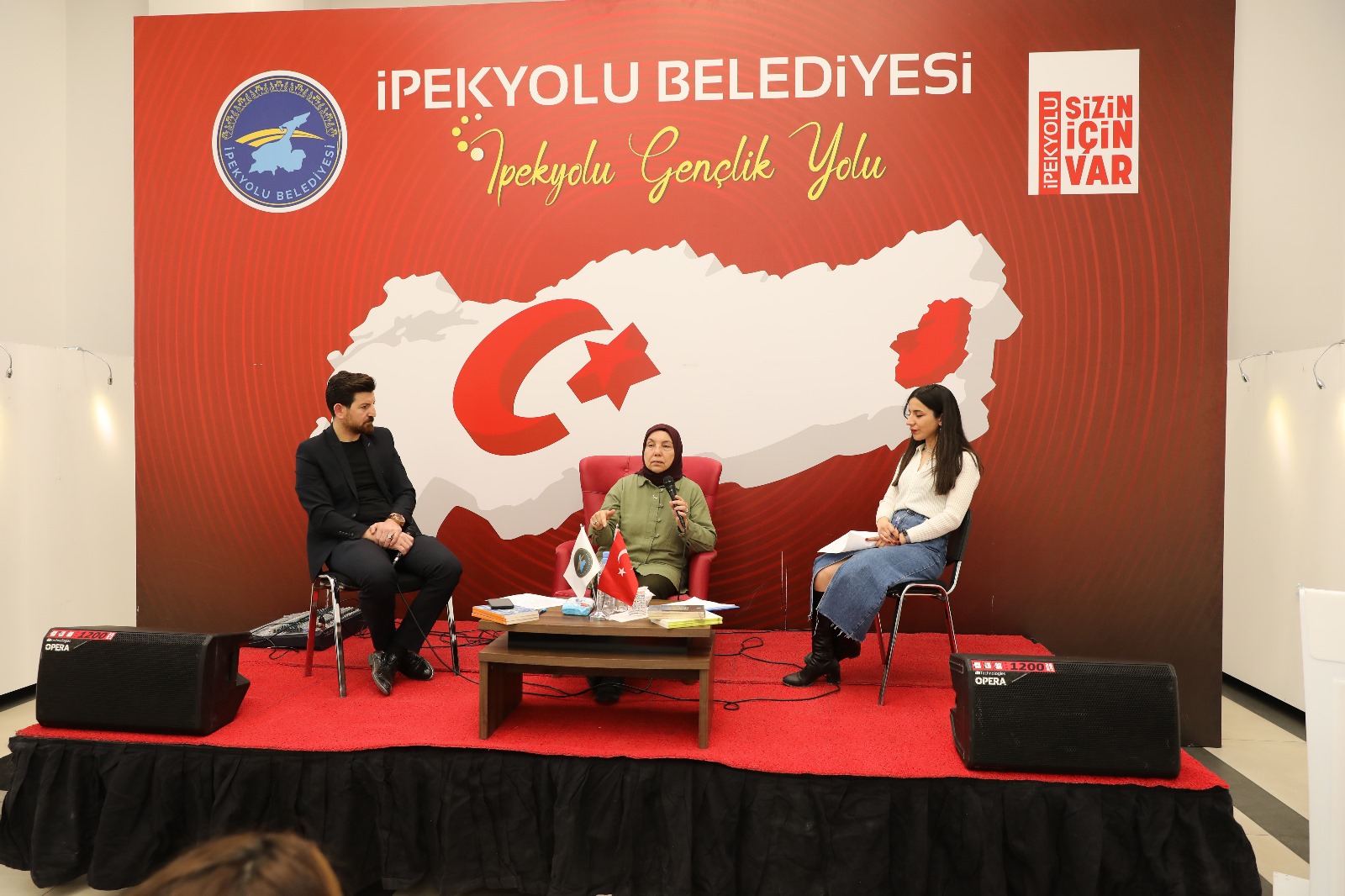 Van İpekyolu’nda Yıldız Ramazanoğlu’yla Keyifli Buluşma!