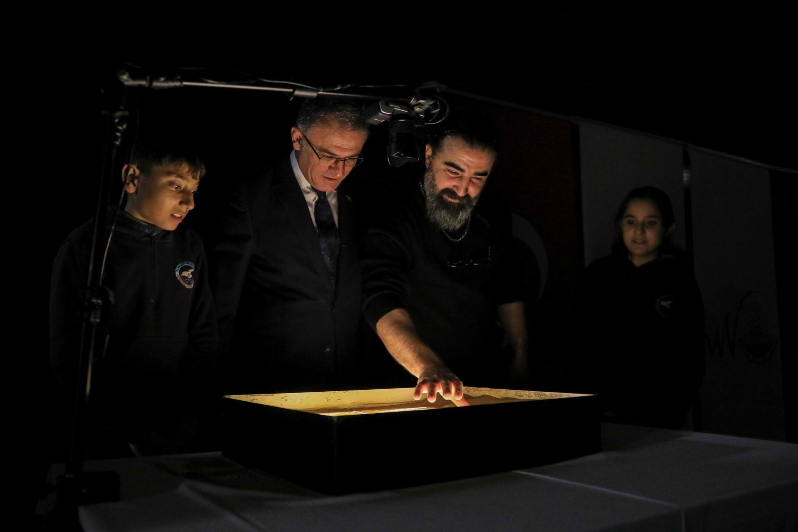 Van’da yapılan Kum Sanatı gösterisi ilgiyle izlendi