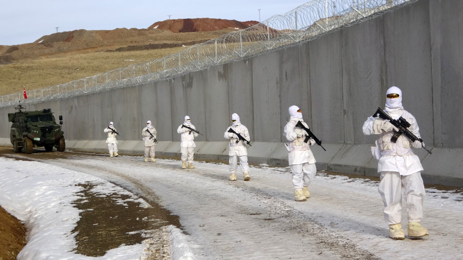 Van-İran sınırında örülen güvenlik duvarında sona gelindi