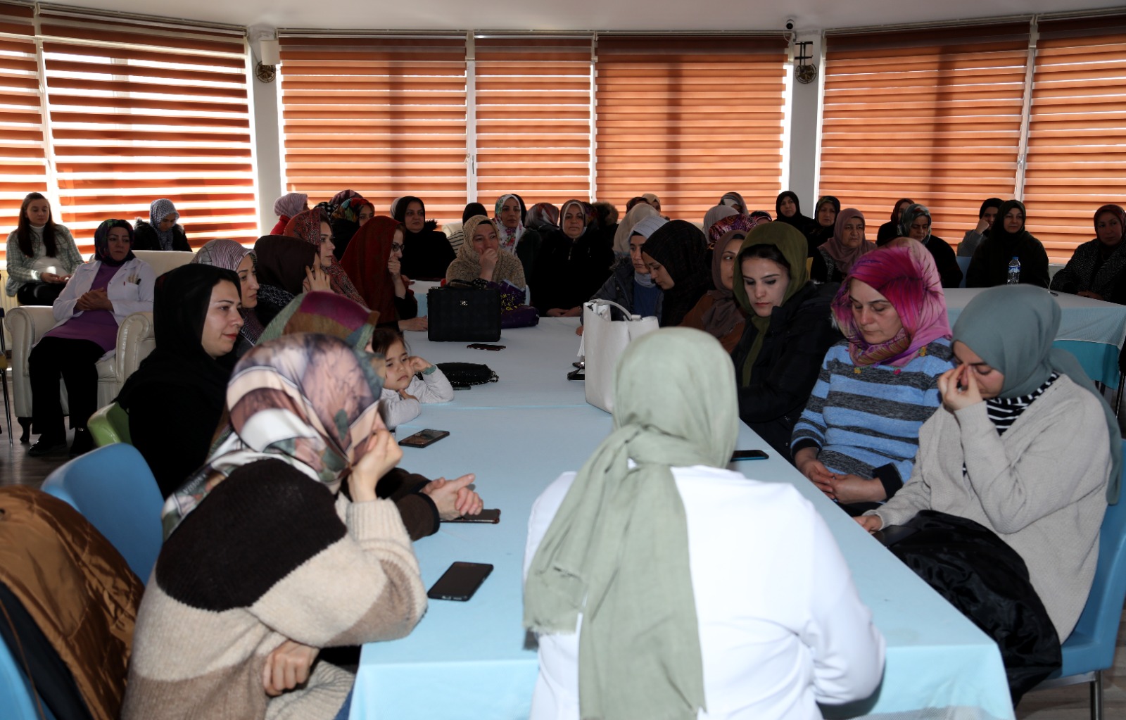 Van’da “İhlas ve Samimiyet” konulu söyleşi düzenlendi