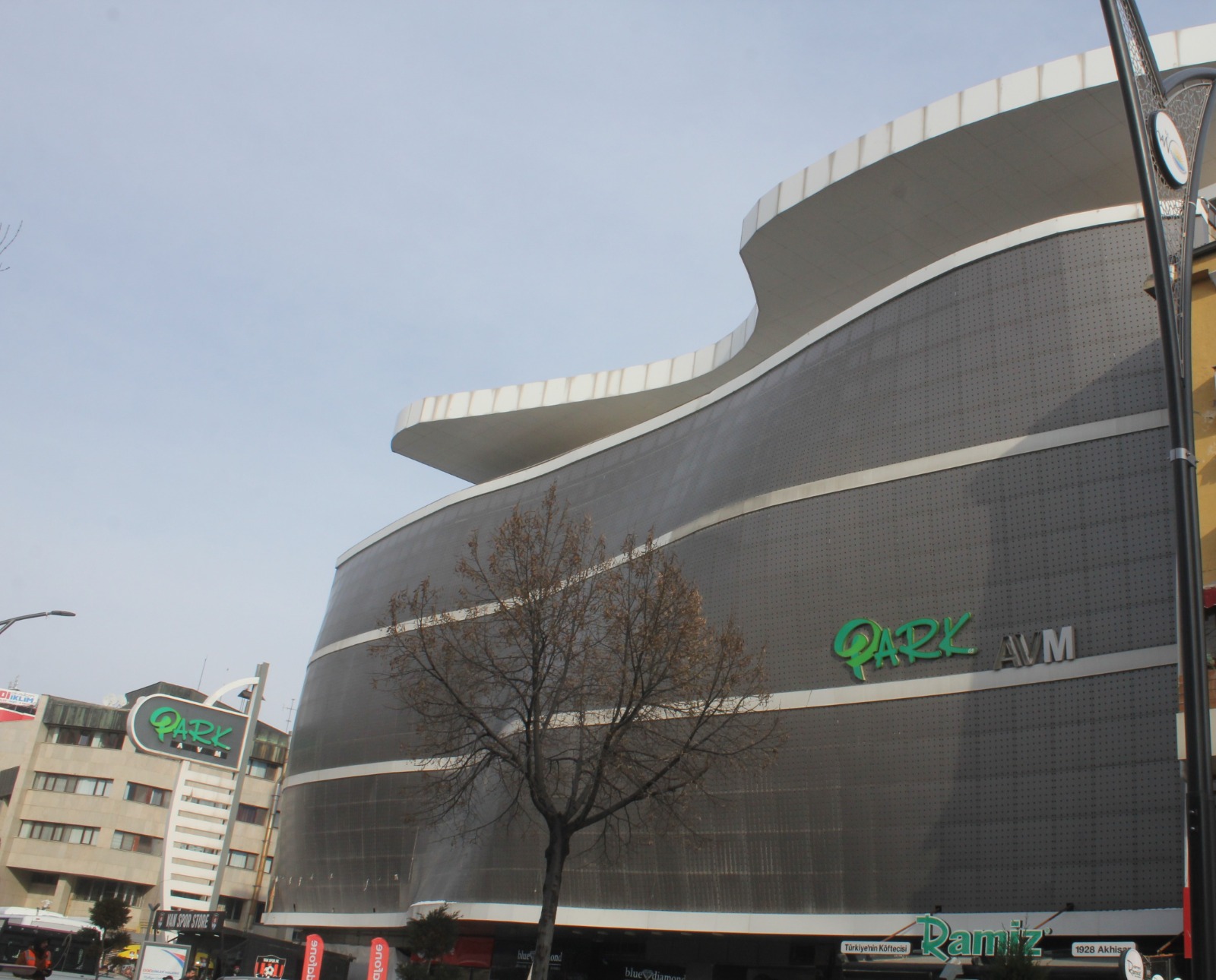 Van Park AVM bir türlü açılmıyor