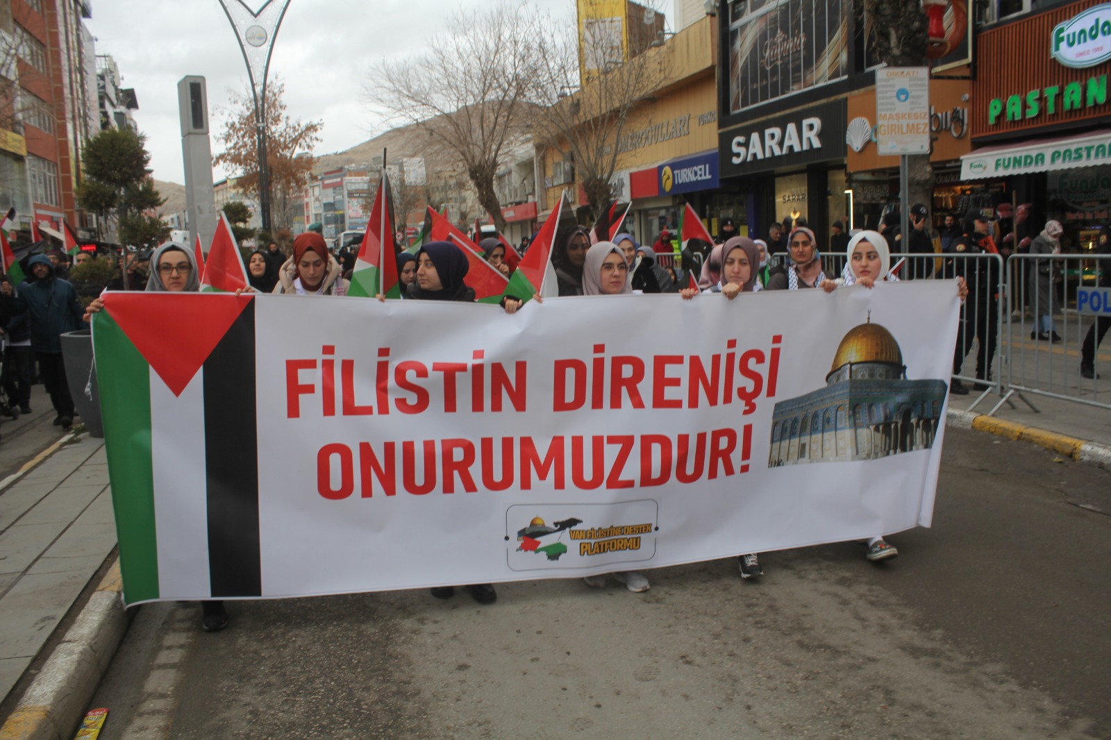 Gazze’de 7 Ekim’den bu yana 98 gazeteci öldürüldü