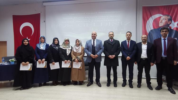 Van’da öğrencileri Kur’an’ı Kerim’i en güzel şekilde okumak için yarıştı