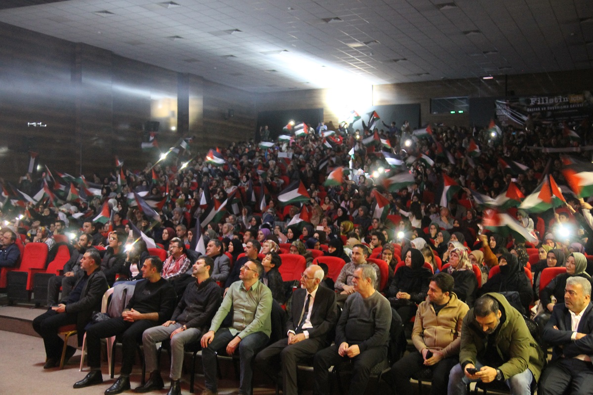 “Filistin’e Destek Gecesi”ne Vanlılardan yoğun ilgi