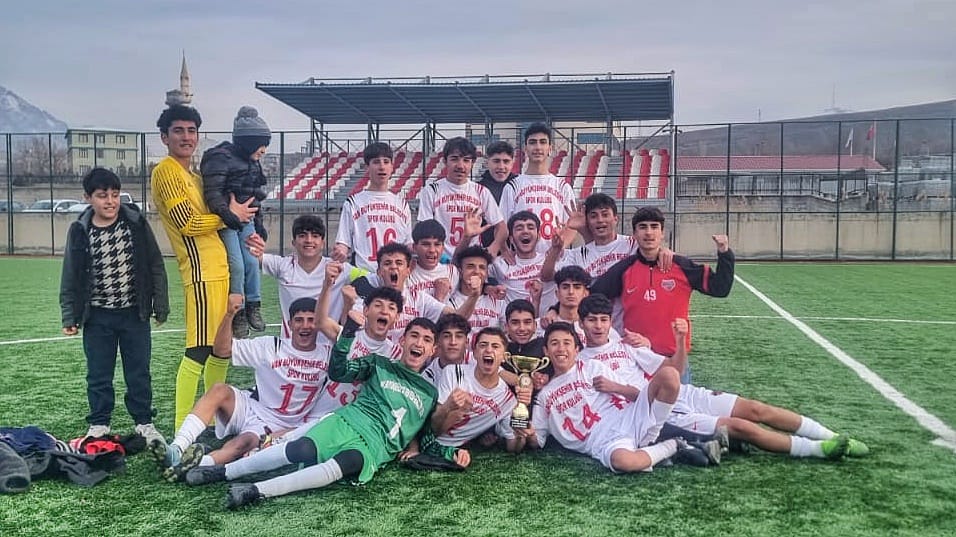 Van Büyükşehir Belediyespor 2023 Yılını Kupa İle Uğurladı