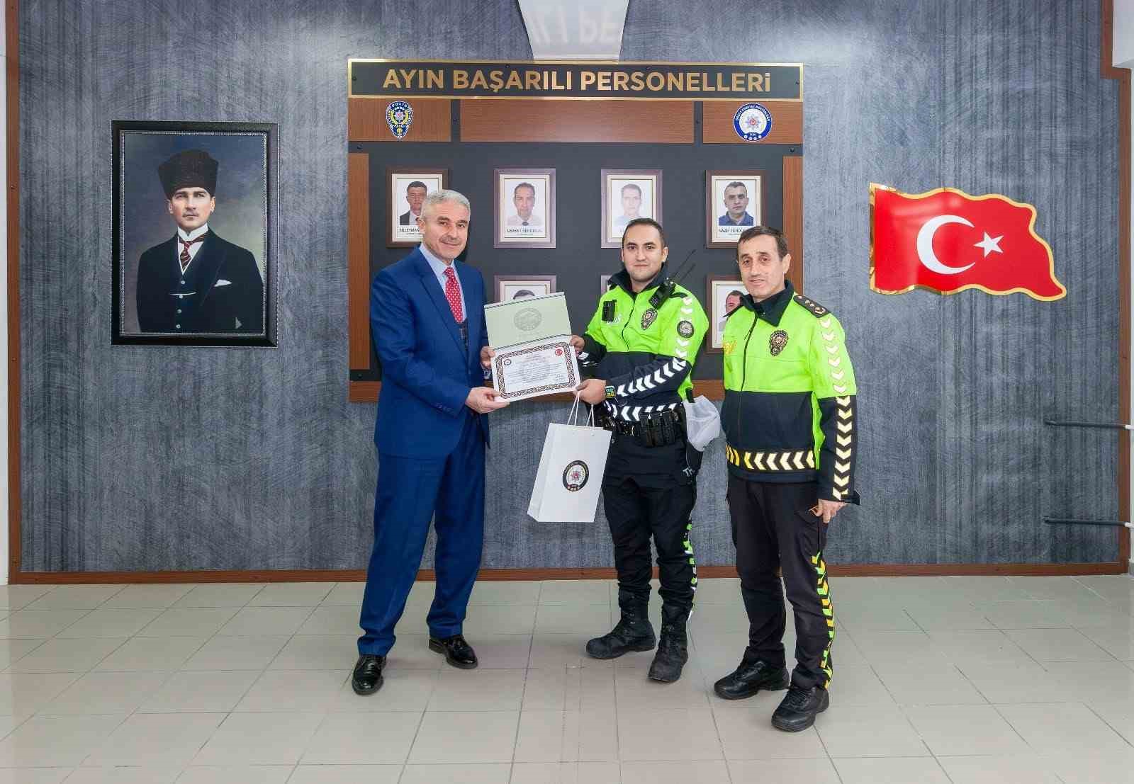 Başarılı personeller ödüllendirildi