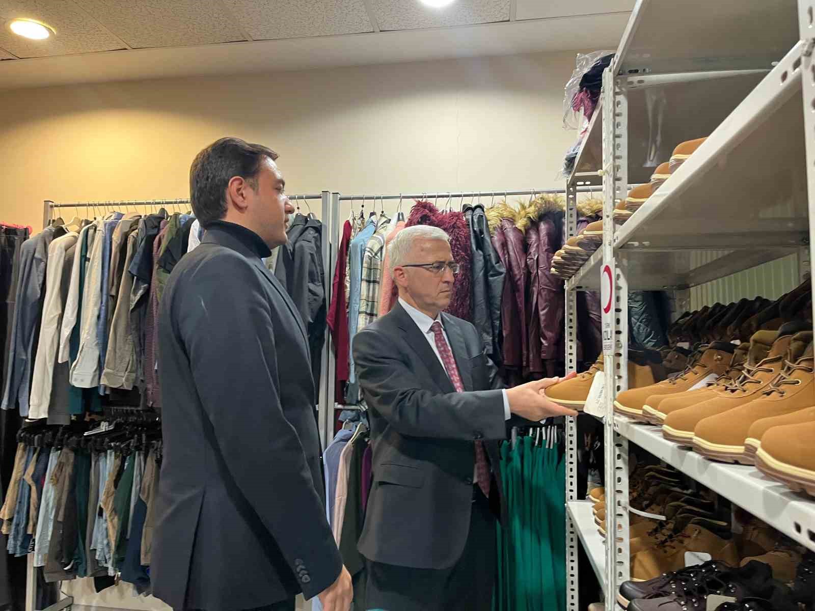Öğrencilerin kıyafet ve bot ihtiyacını karşılayabileceği butik ESOGÜ’de açıldı