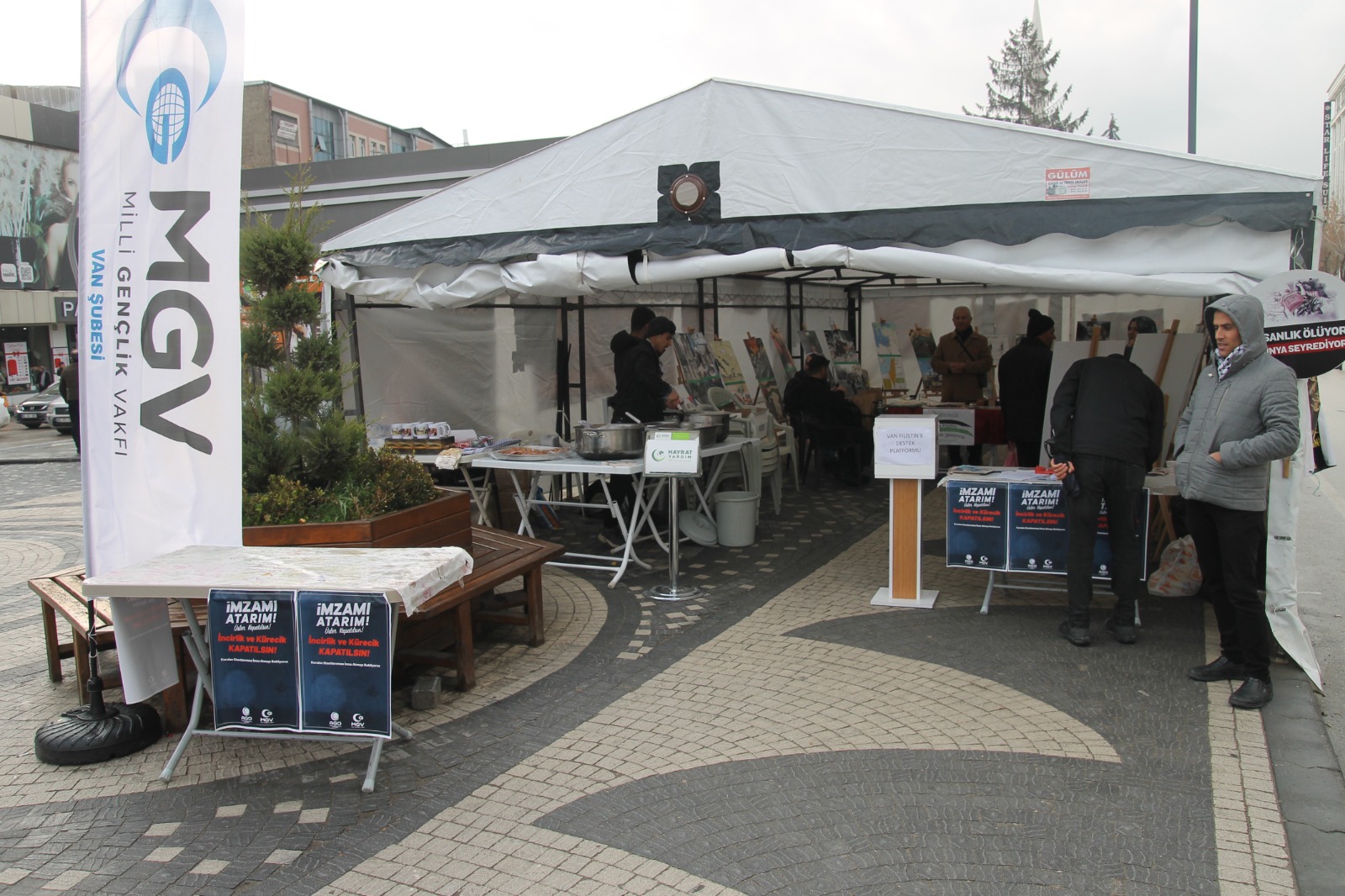 İncirlik ve Kürecik üslerinin kapanması için Van’da imza kampanyası başlatıldı