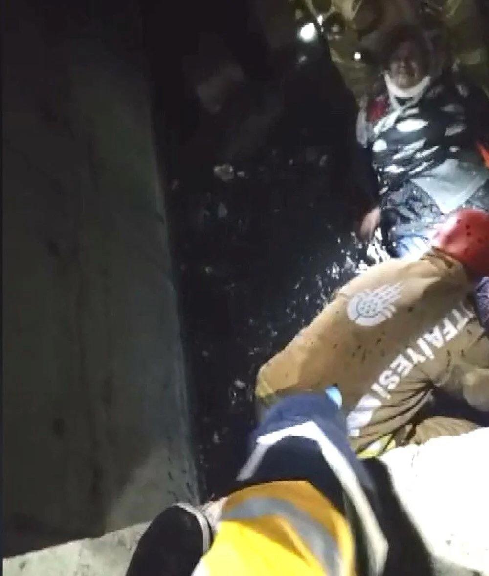 İçi su dolu asansör boşluğunda can pazarı