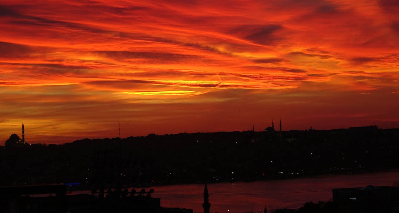 İstanbul’da muhteşem gün batımı manzarası