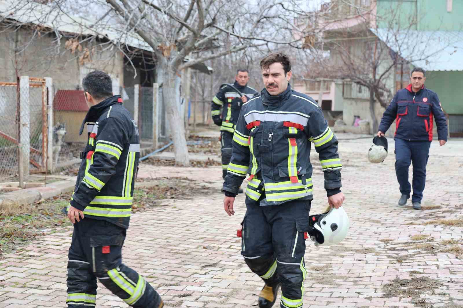 Elazığ’da depo yangını