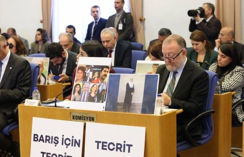 DEM Parti’ye ‘tecrit’ suflesi Demirtaş’ın dağdaki abisinden!