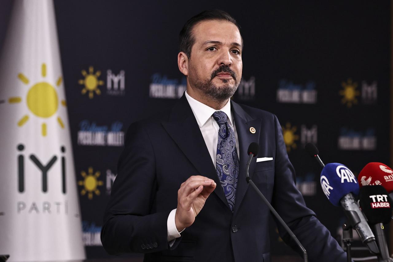İYİ Parti'de kavga büyüyor! İstifa eden Özkan'dan yeni itiraf! Peş peşe açıklamalar...