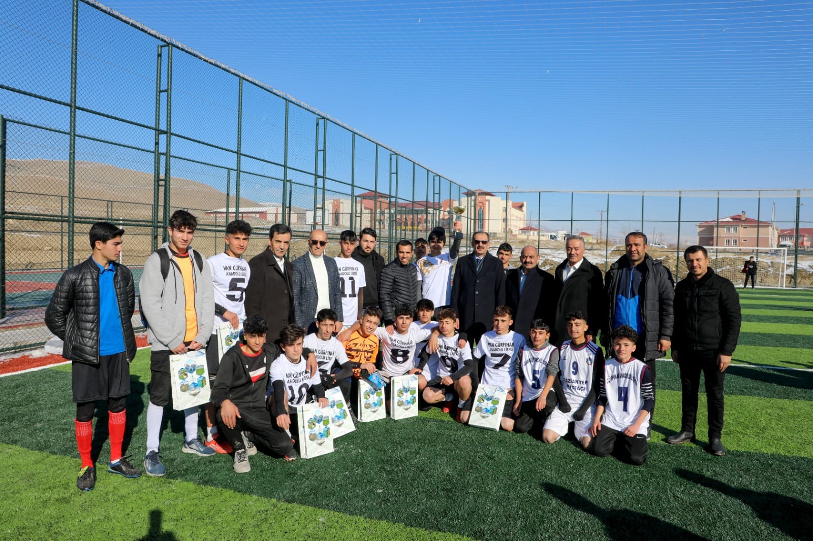 Gürpınar okullar arası futbol turnuvası sona erdi