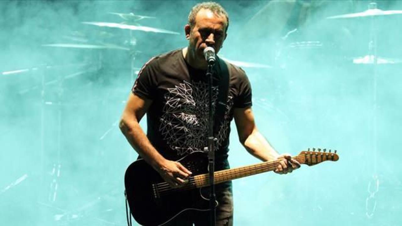 Haluk Levent Gazze için sahnede