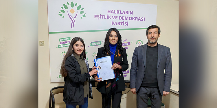 Canan Gündoğdu, HEDEP’ten Gürpınar Belediye Eş Başkanlığına aday adayı oldu