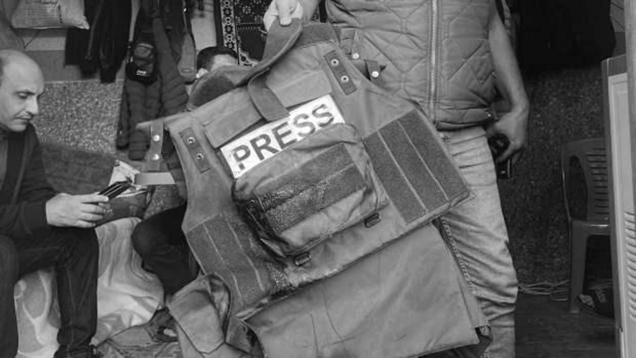 İsrail’in yaraladığı ve ilk yardıma izin vermediği Al Jazeera kameramanı öldü