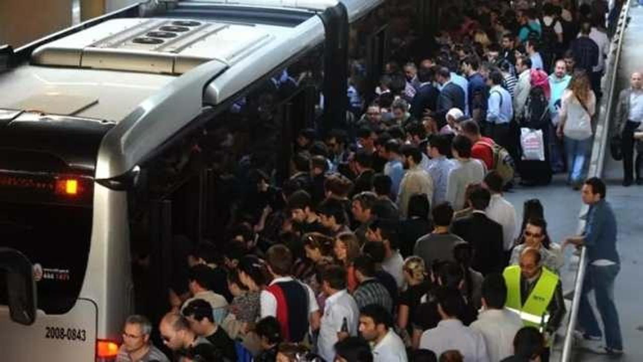 İstanbullunun trafik çilesi bitmiyor: “Sana oy vermez olaydık” isyanı