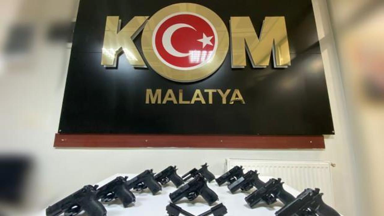 Silah kaçakçılarına operasyon! Çok sayıda kaçak silah ele geçirildi