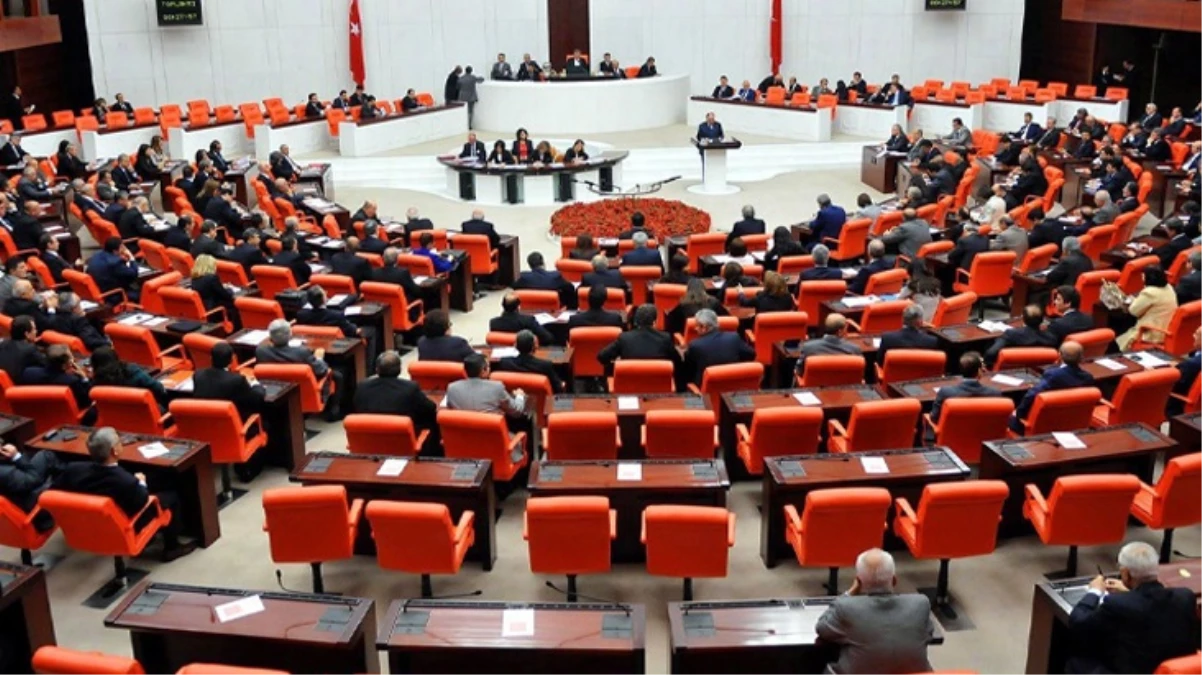 Meclis’te bu hafta hareketli geçecek! Çalışan emekliye ikramiye ve fırsatçılara yönelik düzenleme Genel Kurul’a geliyor