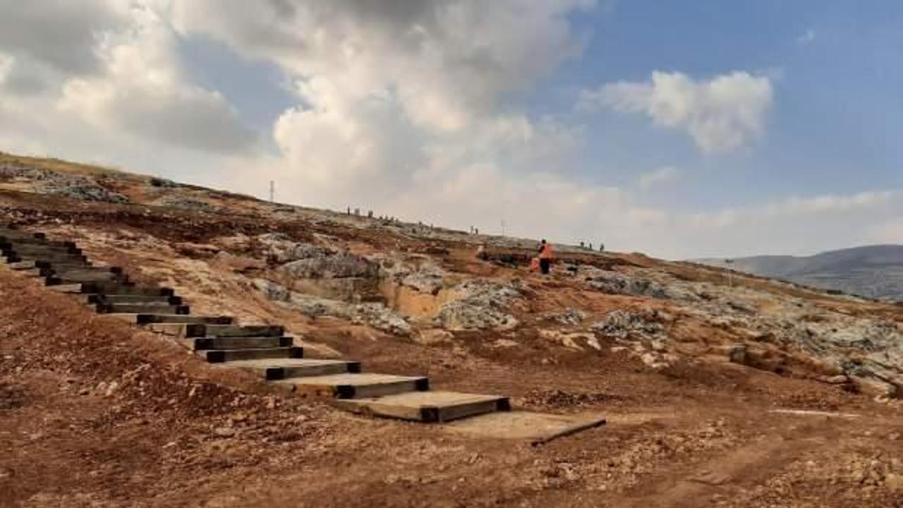 Perre Antik Kent’te ortaya çıktı: M.S. 2. yüzyıla ait mezar kabartmaları!