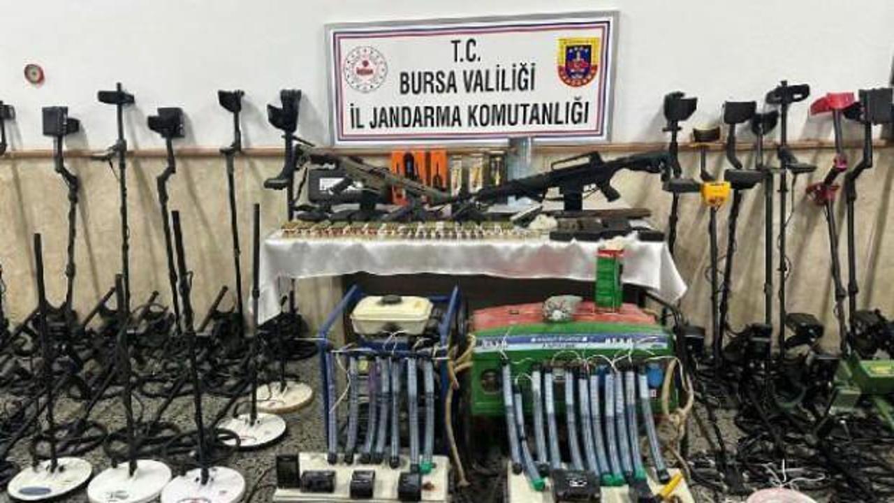 Tarihi eser kaçakçısı baba- oğul- torun yakalandı