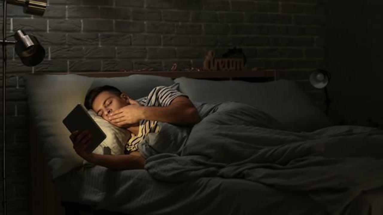 Uyku probleminin temel nedeni: Gece uyku arasında bunu sakın yapmayın!