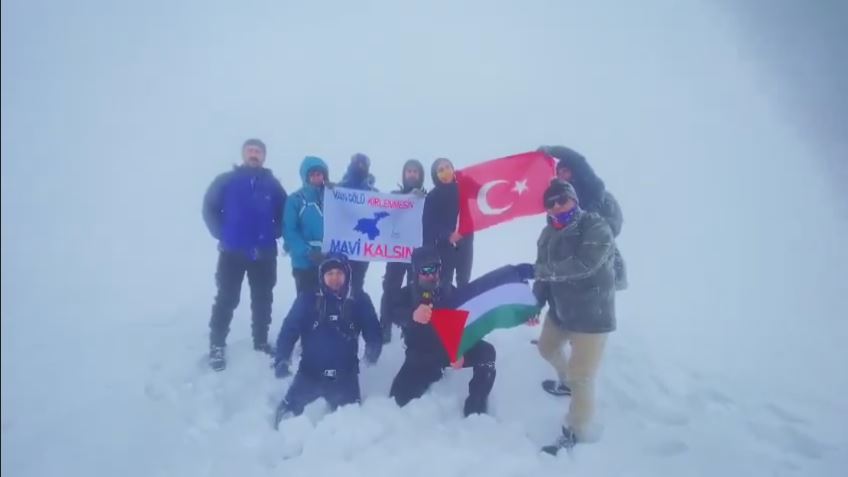 Van’ın zirvelerinde Filistin bayrağı açtılar