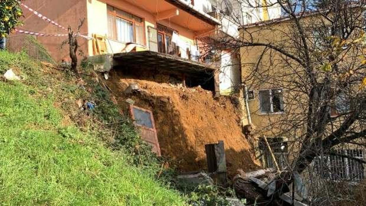 Yağmur toprağı kaydırdı, istinat duvarı çöktü