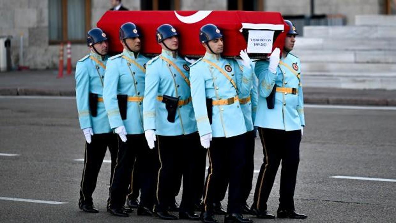 Yaşar Okuyan için Meclis’te cenaze töreni düzenlendi