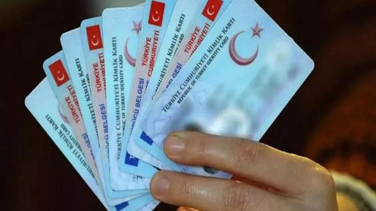 Ehliyet ve kimlik için yenileme tarihi yeniden açıklandı