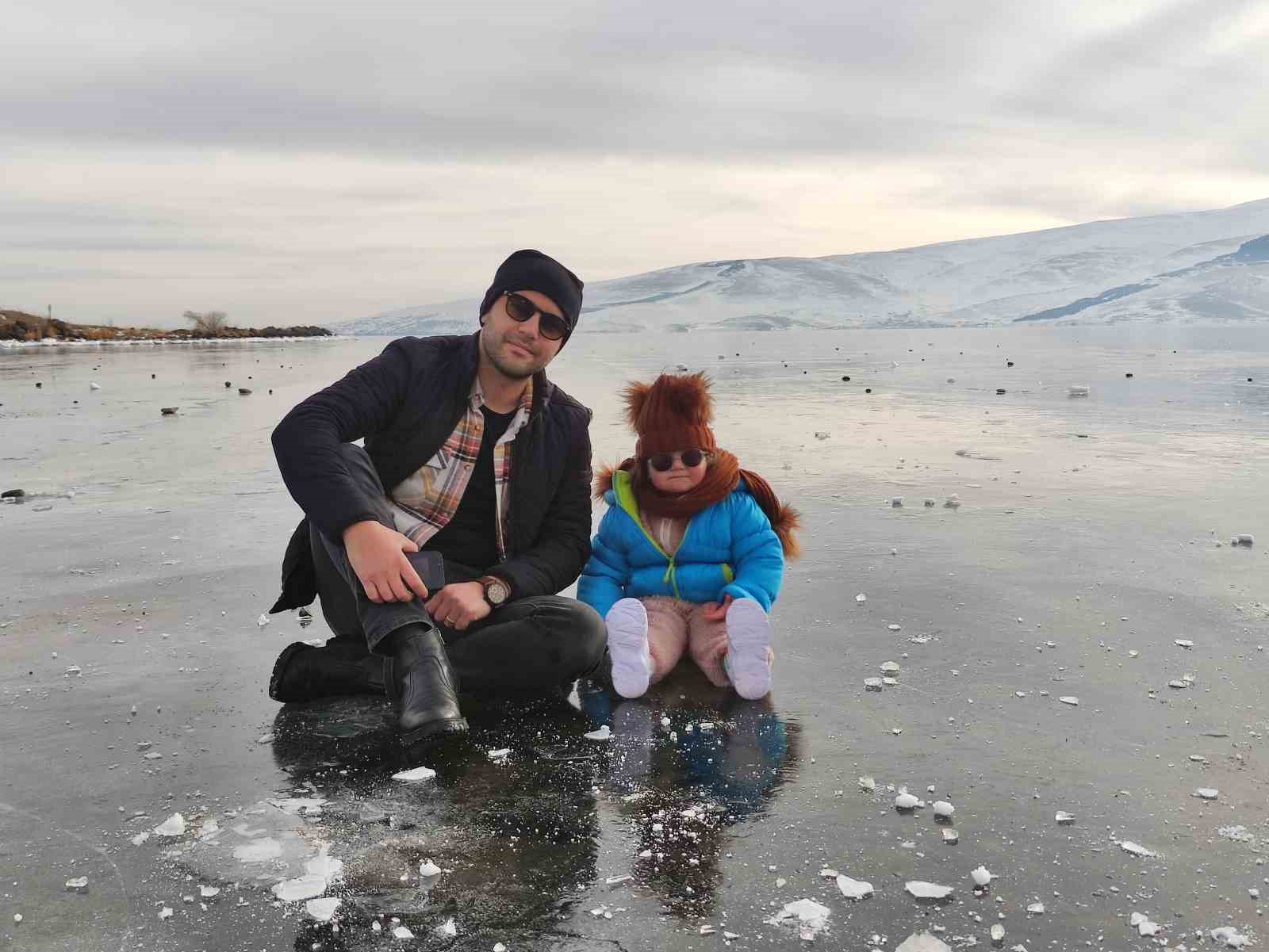 Çıldır Gölü misafirlerini ağırlamaya başladı