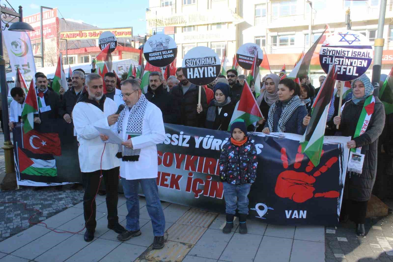 Van’daki hekimlerden sessiz protesto