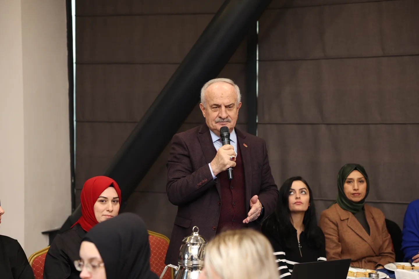 Veliler Başkan Aygün’ün projelerini inceledi