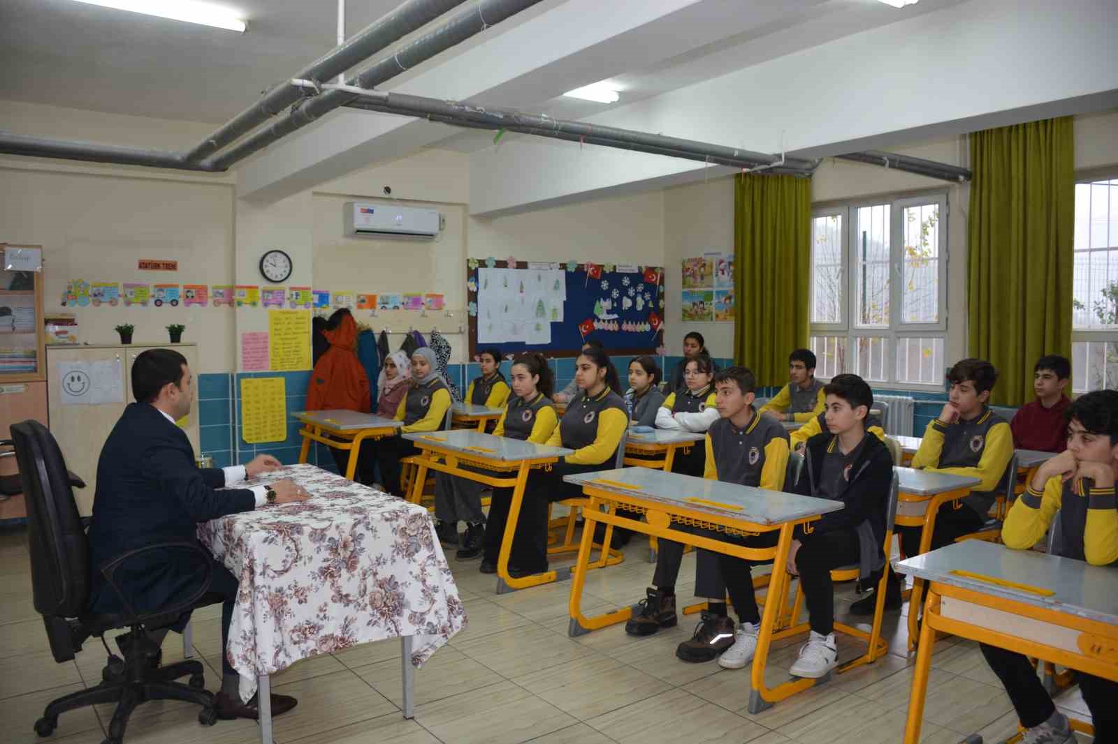 Kaymakam Yılmaz’dan sınava girecek öğrencilere motivasyon