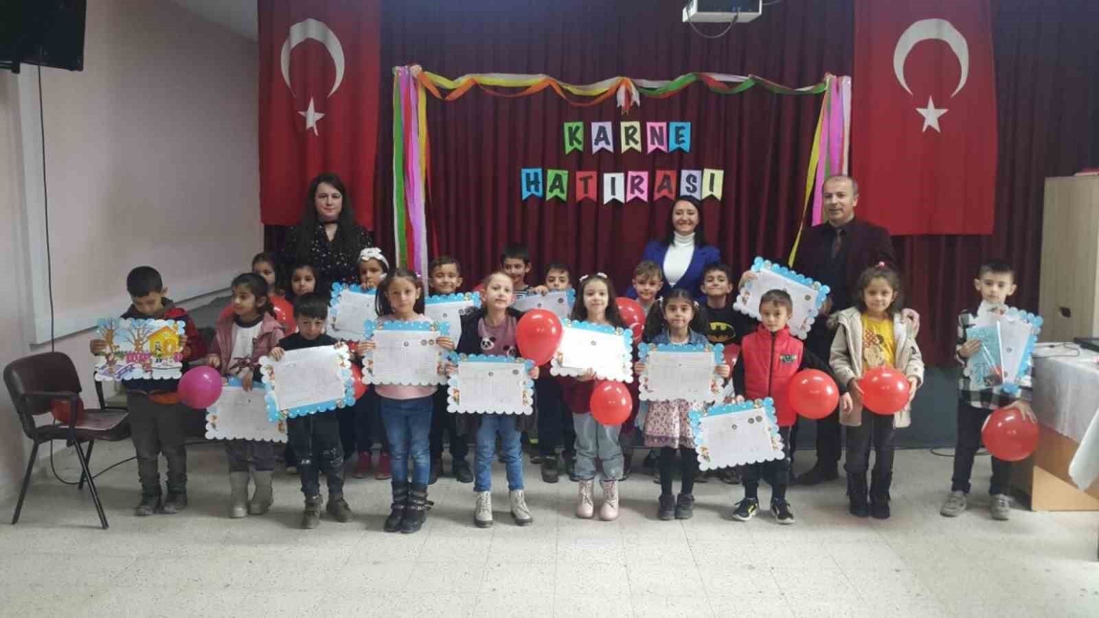 Pazaryeri’nde öğrencilerin karne heyecanı