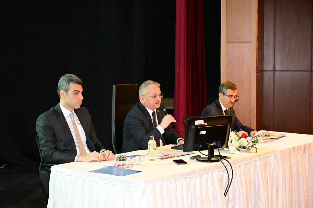 Vali Yazıcı’dan daire müdürlerine sitem