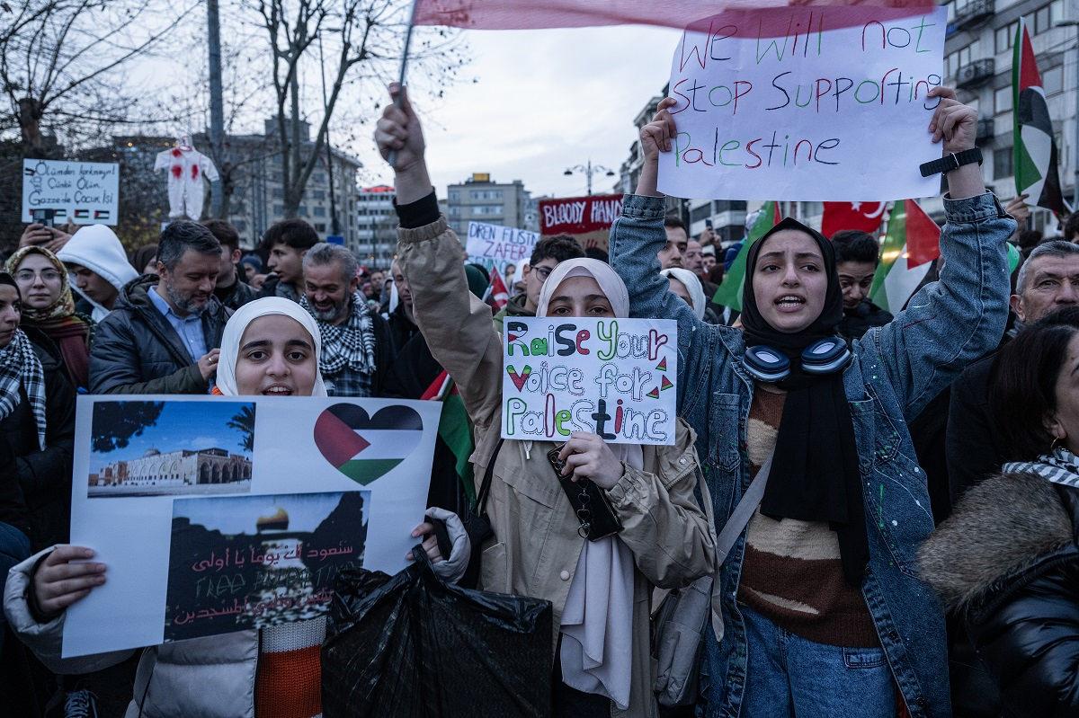 Milli İradenin adresi Galata: İstanbul'da tarihi yürüyüş başladı!